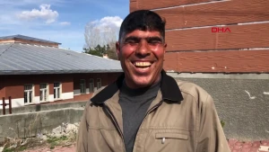 Bu adam ağlaya bilmir,əvəzində gülür  — Səbəbi  eşidənləri şok  edir