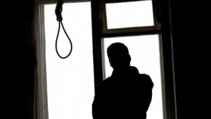 Azərbaycanda tükürpədici hadisə: Gənc oğlan don geyinib özünü asdı