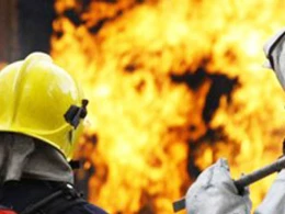 "EuroHome" tikinti materialları bazarı ərazisində yanğın başlayıb