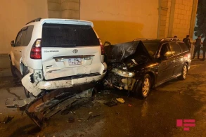 Bakıda dəhşətli qəza: Maşın yandı,sürücü...