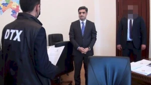 DTX-nin həbs etdiyi məmurun “Torqovı”dakı məşhur restoranı sökülür - FOTO