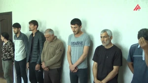 Azərbaycanda əməliyyat: Qadın 6 nəfər kişiylə tutuldu +VİDEO