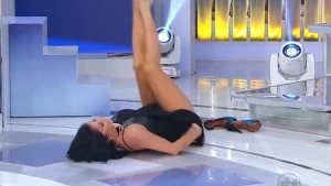 Canlı yayımda biabır oldu - VİDEO