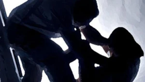 Mağazada sevgilisini doğradı - Sabirabadda QORXUNC CİNAYƏT