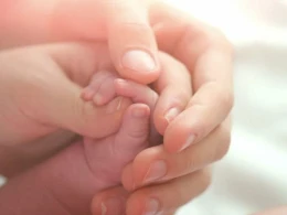 Dünyada ilk dəfə bir körpəyə.