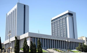 В Милли Меджлисе предложили все болезни включить в пакет ОМС