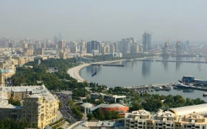 В Баку будет дуть сильный ветер, в районах Азербайджана пройдут дожди