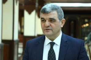 Fazil Mustafa ixtisarlardan&nbsp; DANIŞDI&nbsp; - VİDEO