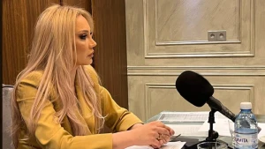 Müğənni Dənizdən sensassion açıqlama:Müğənni pulnan vətəndaşları pensiyaya çıxarırmış?