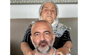 Mübariz Mənsimovdan anasına doğum günü təbriki: "Bilirəm, sənə çox ağırdır"