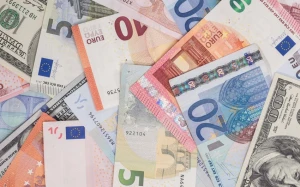 Доллар на открытии торгов снизился до 92,19 руб.