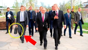 У телохранителей Путина всегда зонтики — в любую погоду