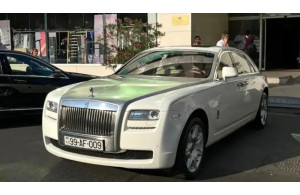 Bakıda hərraca çıxarılan lüks &ldquo;Rolls Royce&rdquo;un sahibi kimdir? (FOTOLAR)