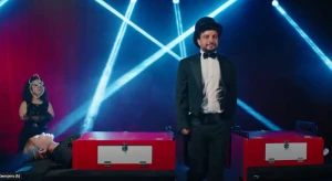 Sirkdə Aygün Kazımovanı "ikiyə böldülər"    —    VİDEO 