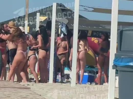 Çimərlikdə qızlar arasında dava düşdü - VİDEO