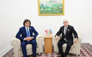 Baş nazirlər görüşdü&nbsp;