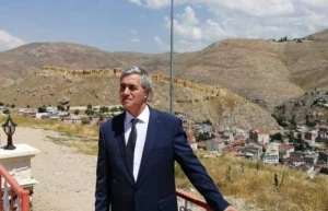 Elçin müəllimin unudulmaz təbəssümü - Sərvaz HÜSEYNOĞLU&nbsp;