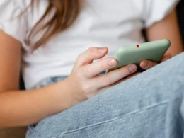 "Hər anınızı sosial şəbəkələrdə paylaşmayın, müdiriniz görür" - Psixoloqdan açıqlama