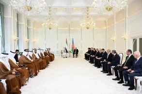 Azərbaycan və BƏƏ prezidentlərinin geniş tərkibdə görüşü olub, sənədlər mübadilə edilib 