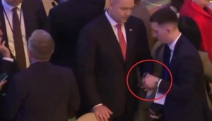 Polşa prezidentinin BMT iclasındakı qeyri-adi vərdişi kameralarda - ANBAAN VİDEO