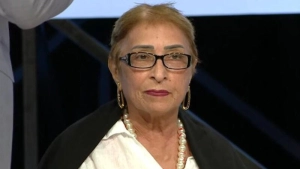 Xəstəliyinə görə avtomobilini satdı - VİDEO 