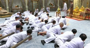 Diz çöküb and içdilər&nbsp; - FOTOLAR&nbsp;