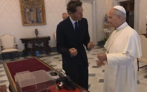 Papaya sükan hədiyyə etdi - Video 