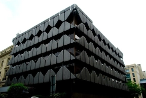 Afrika səfiri Parisdə itkin düşüb