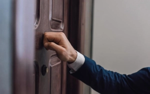 SSRİ-də niyə qapılar içəri açılırdı? - QƏRİBƏ SƏBƏB&nbsp;