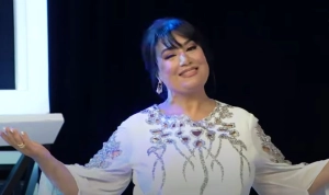 Bir zamanların məşhur müğənnisi 15 ildən sonra efirə çıxdı    —   VİDEO  