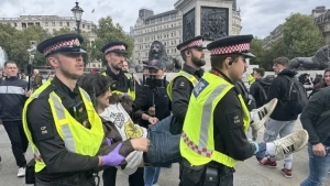 Böyük Britaniyada&nbsp; 355 nəfər saxlanılıb