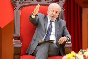 Braziliya prezidenti Trampı rüsumları qaldırmağa çağırıb