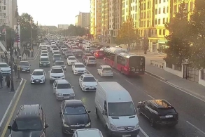 Bu yollarda ağır tıxac var