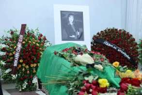 Təzə Pir məscidində Xalq artisti Əminə Yusifqızı ilə vida mərasimi keçirilir 