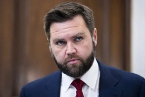 Vance HƏMAS-ı tərksilah etmək üçün İsrailə uçur