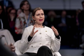 Qadın müdafiə naziri İŞDƏN ÇIXARILDI