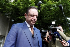 Belçikanın Baş naziri Rusiya aktivləri ilə bağlı tənqidlərə cavab verdi