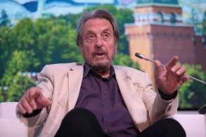 İlon Maskın atası Rusiya pasportu almaq istəyir