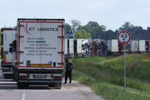 Litva Belarusla sərhədlərin açılmasını tələb edir