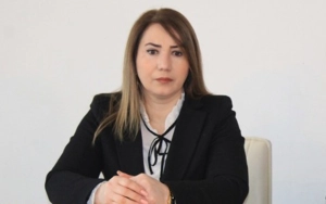 Ona&nbsp; şiddətli töhmət verildi&nbsp;