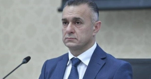 Nazir atasını itirdi