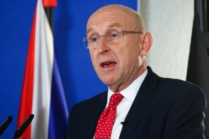 Britaniya müdafiə naziri Rusiyaya xəbərdarlıq edib