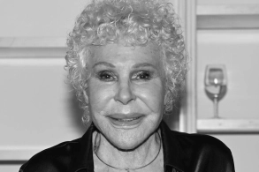 Məşhur müğənni vəfat edib