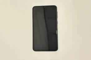 Həbsdəki oğluna telefon keçirmək istəyərkən tutuldu