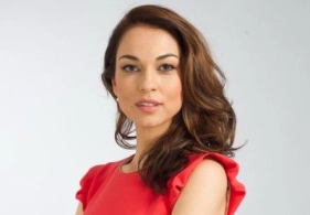 Vəkil Nərgiz-Birk Petersen hansı məmurun qızıdır?   