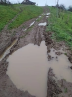 Bu kənddə uşaqlar dərsə atla gedirlər — Sinifləri bağlanıb,yolları da yoxdur   (VİDEO)