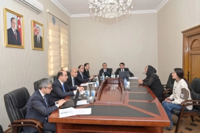 Nazir vətəndaşlarla görüşdü