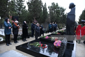 AZAL təyyarəsinin qəzaya uğramasının ildönümü ilə bağlı İkinci Fəxri xiyabanda məzarlar ziyarət edilib&nbsp;