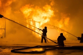 Sumqayıtda yanğın olub