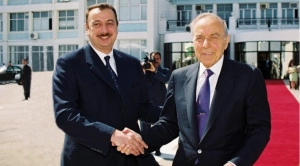 Prezidentin atası ilə birlikdə ARXİV FOTOSU   